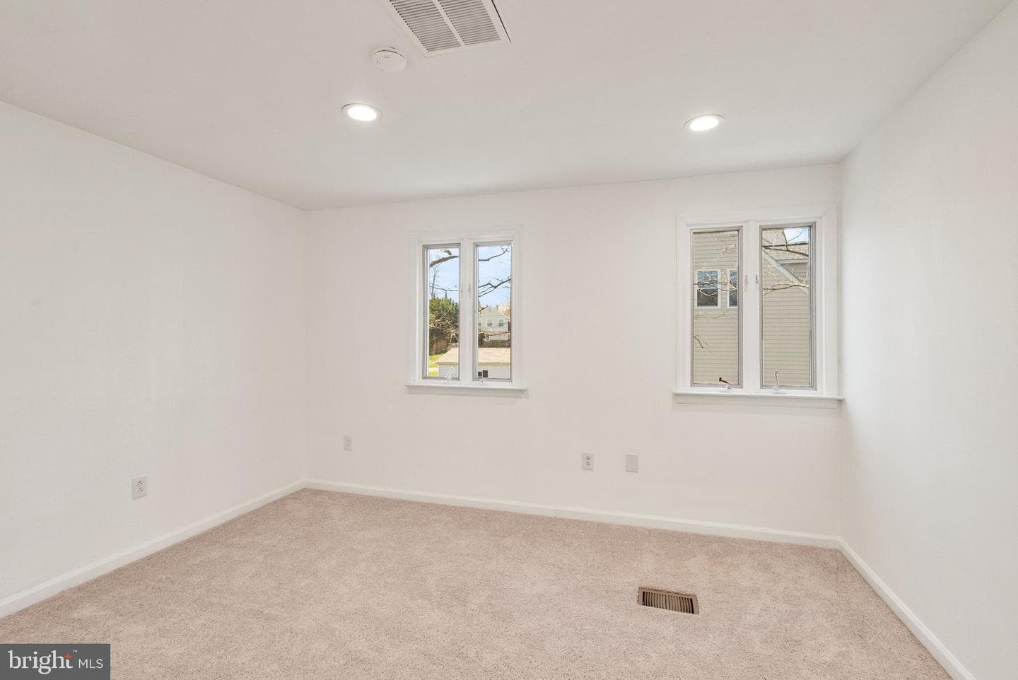 8737 Redman Street photo 46