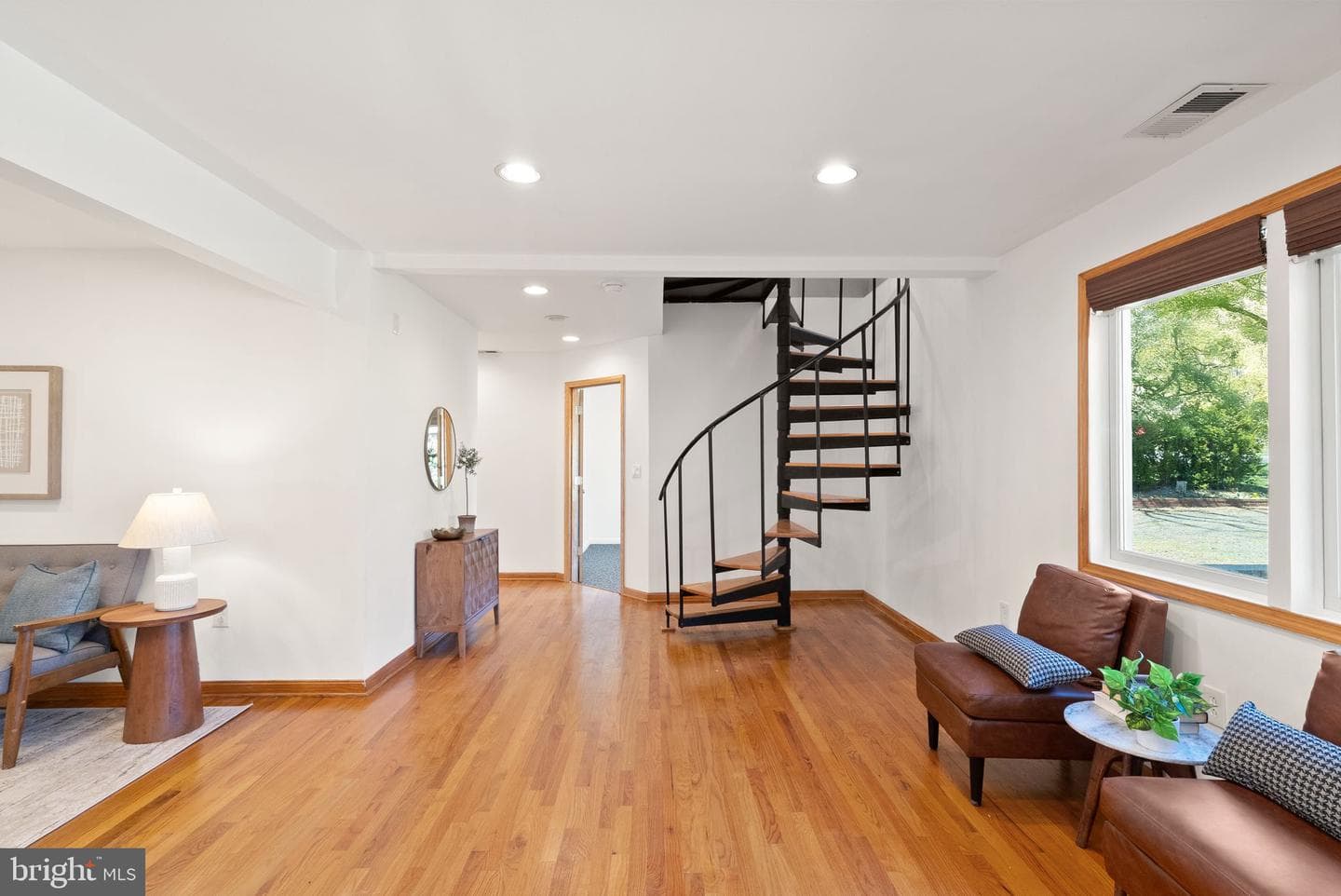 8737 Redman Street photo 5