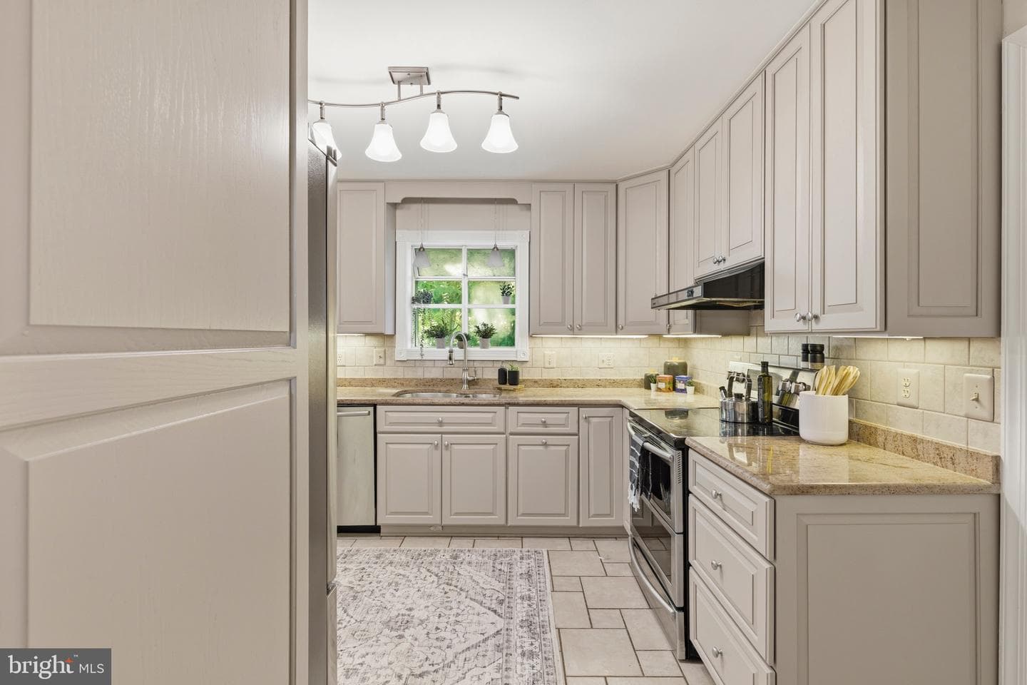 6404 Phillip Court photo 14
