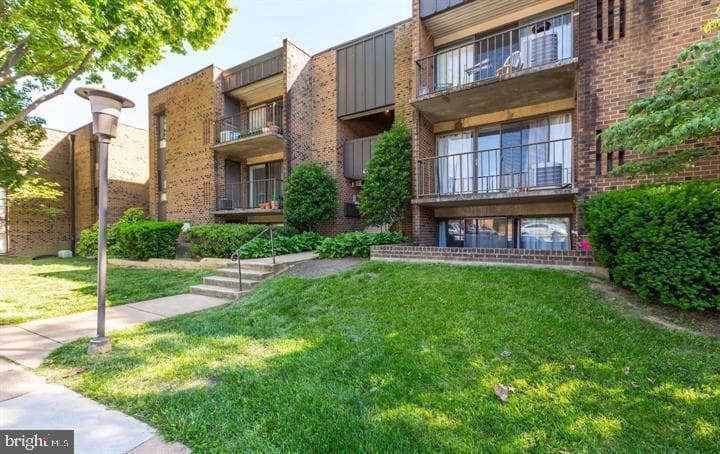 4414 Island Place #302 photo 2