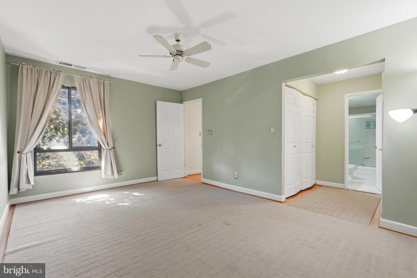 4414 Island Place #302 photo 28