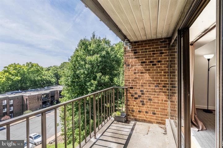 4414 Island Place #302 photo 5