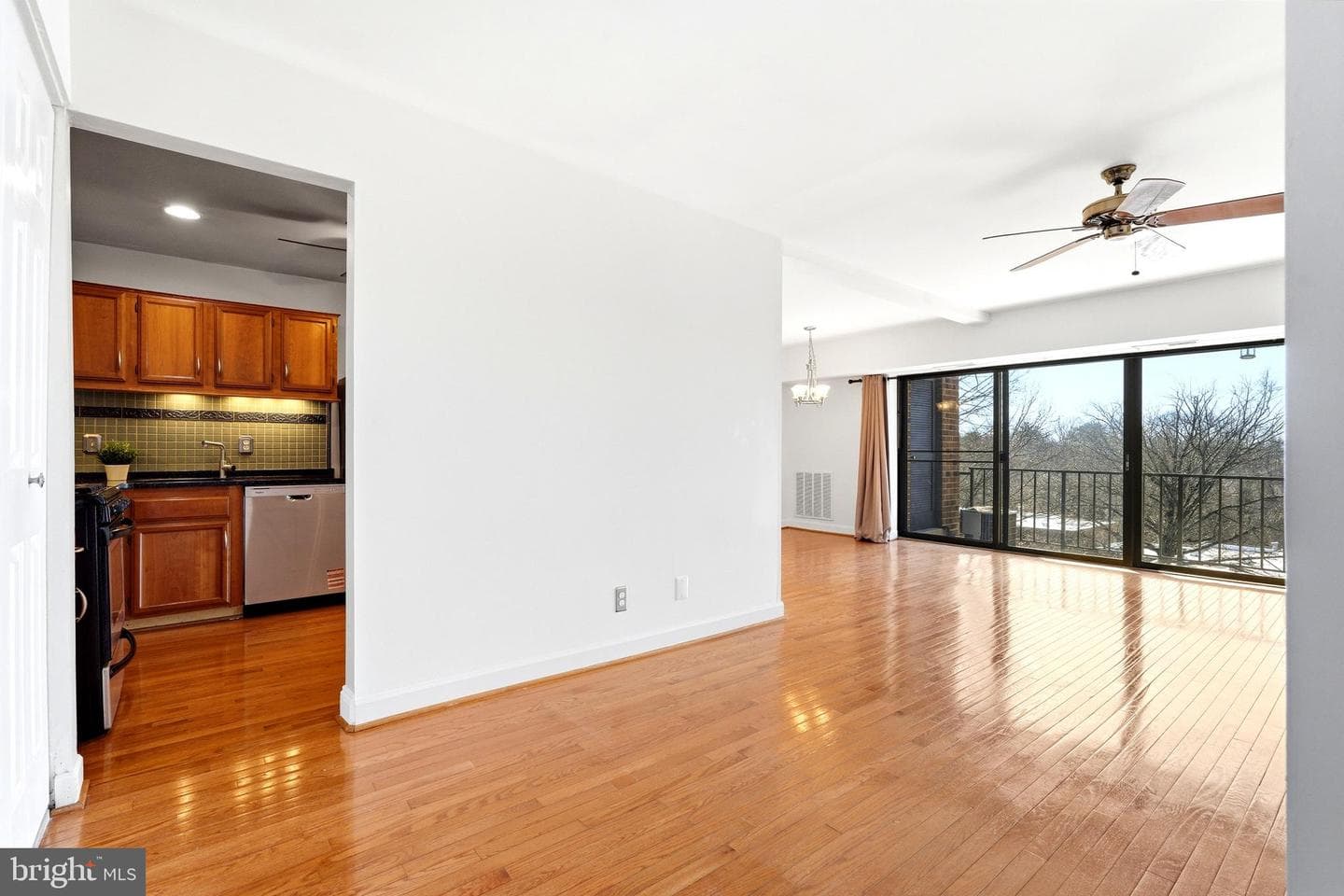 4414 Island Place #302 photo 8