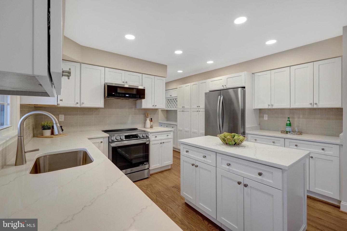 7820 Antiopi Street photo 18