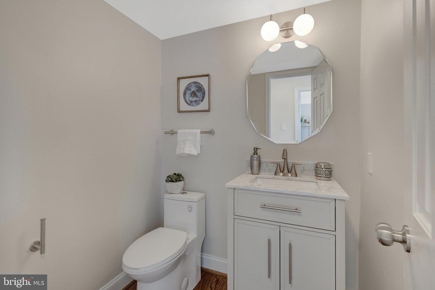 7820 Antiopi Street photo 30