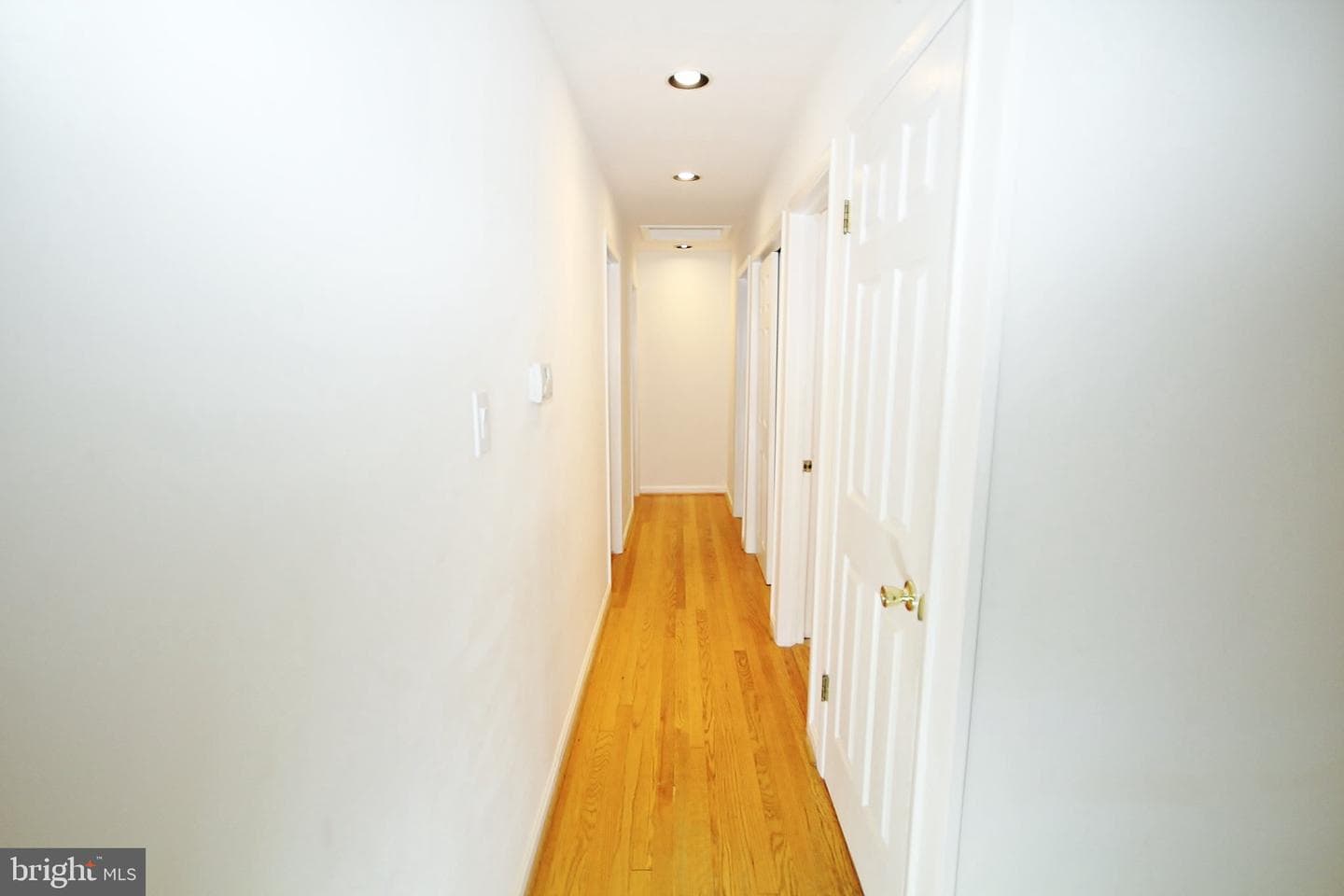 5504 Inverchapel Road photo 12