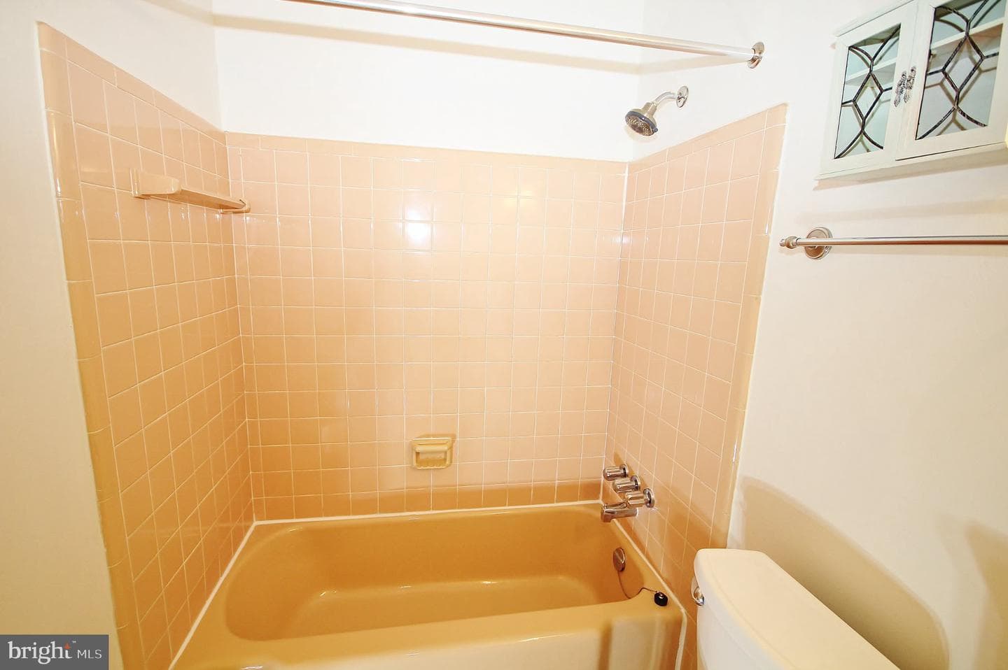 5504 Inverchapel Road photo 19