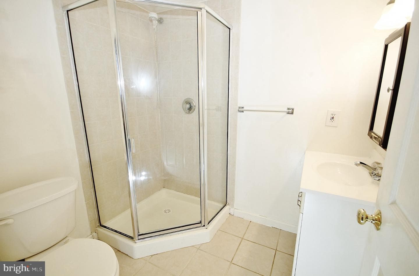 5504 Inverchapel Road photo 36