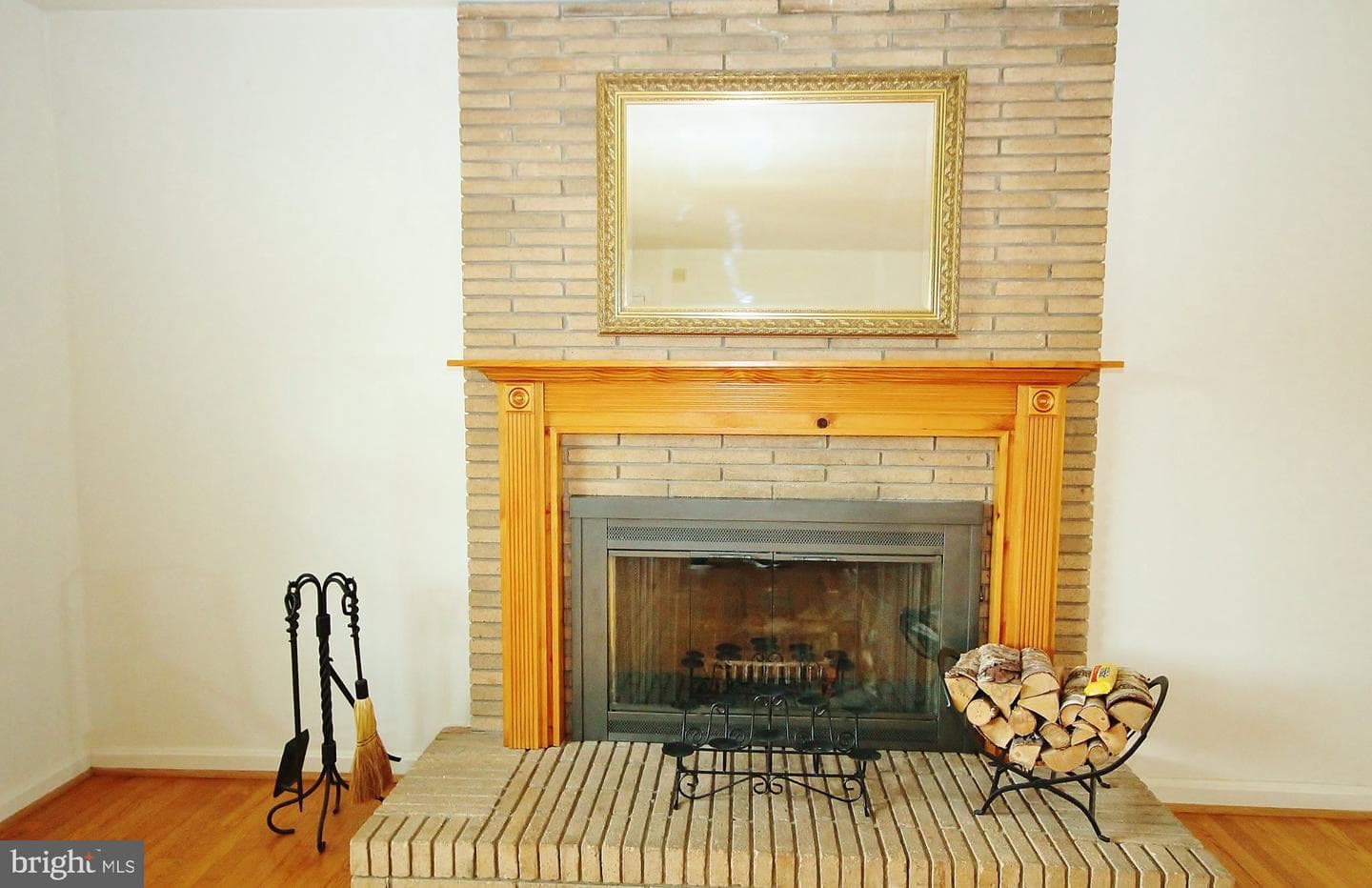5504 Inverchapel Road photo 4