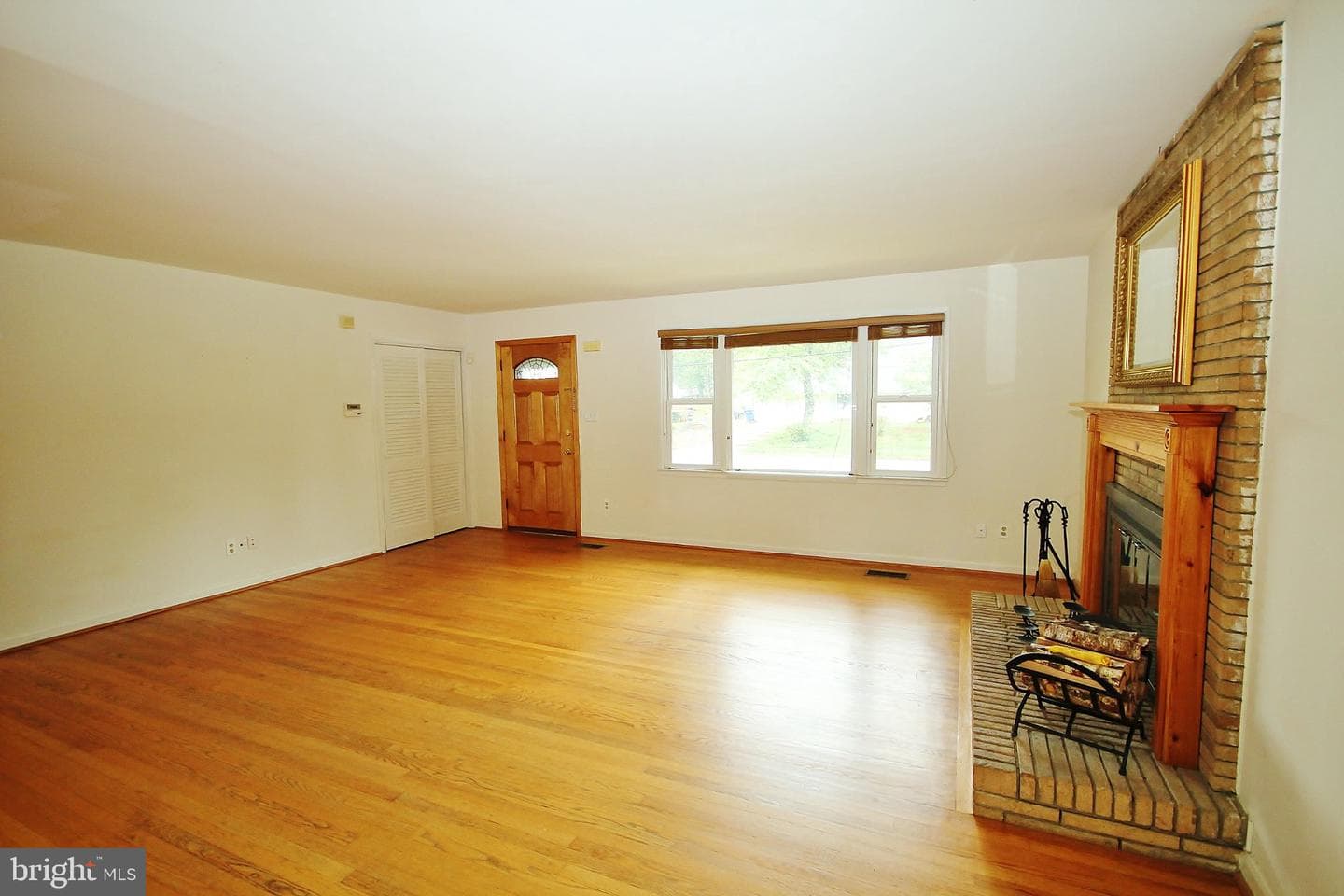 5504 Inverchapel Road photo 5