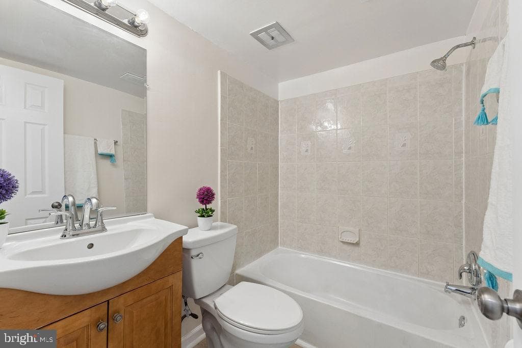 4367 Americana Drive #102 photo 24
