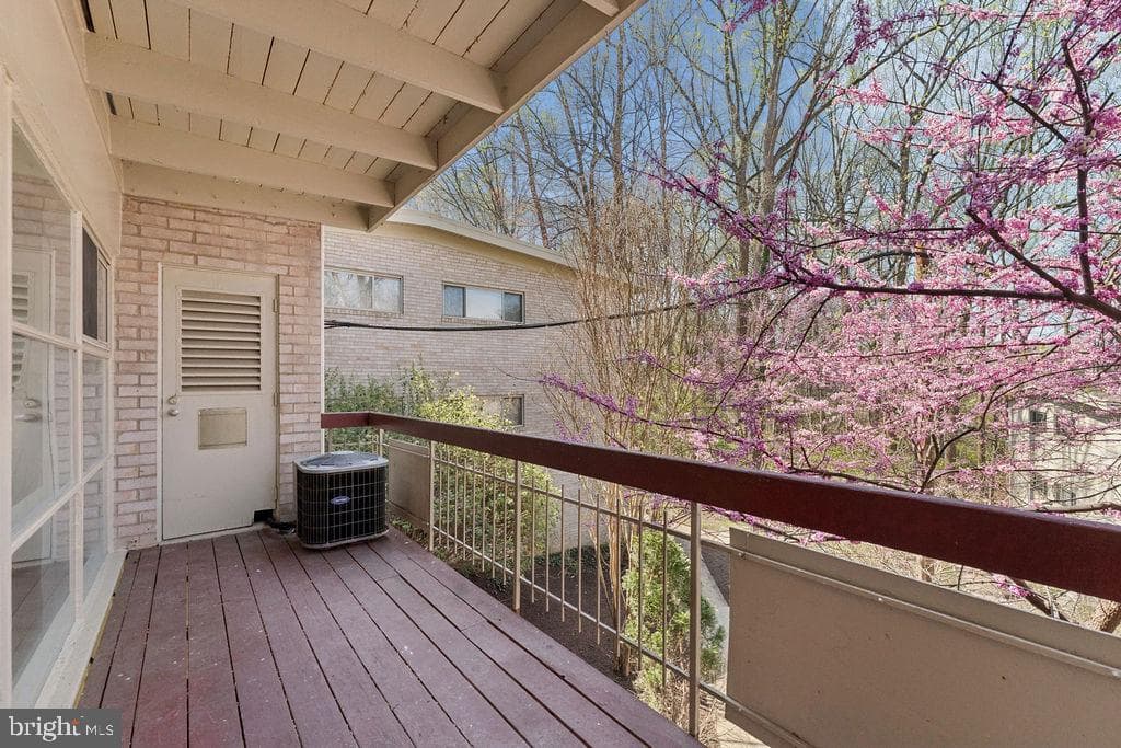 4367 Americana Drive #102 photo 26