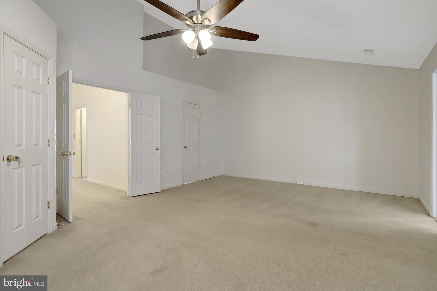 5282 Sandyford Street photo 43