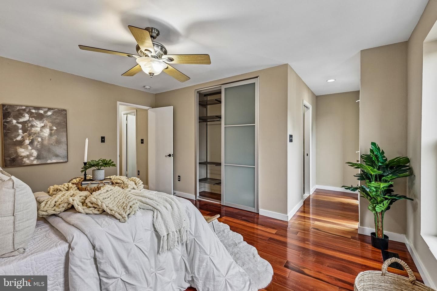 1733 Cy Court photo 17