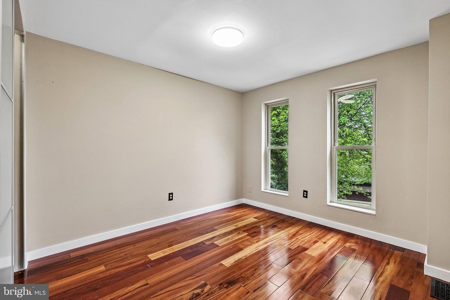 1733 Cy Court photo 20