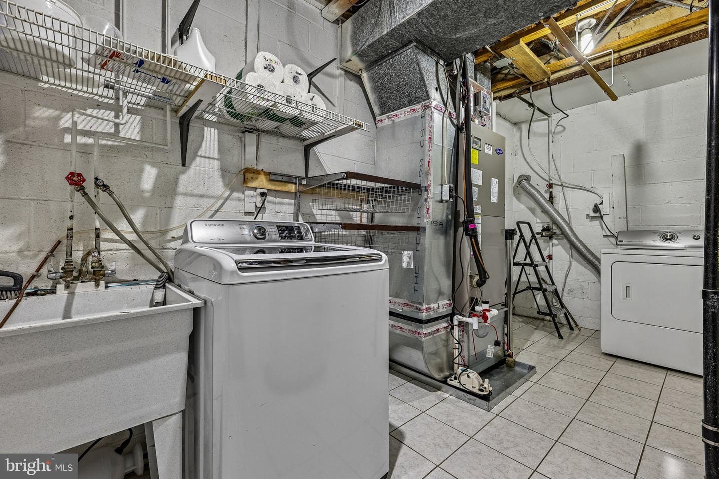 1733 Cy Court photo 27