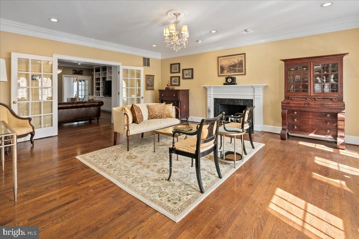 9498 Lynnhall Place photo 3