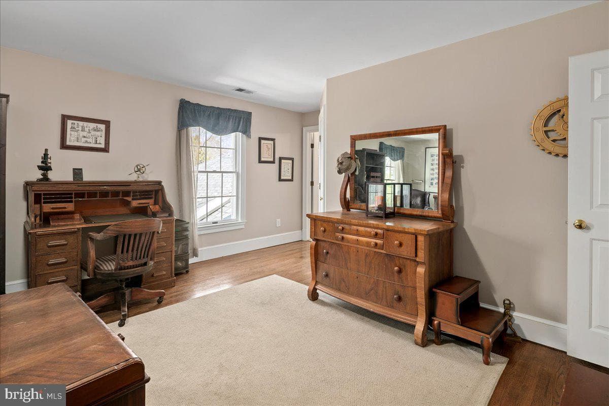 9498 Lynnhall Place photo 40