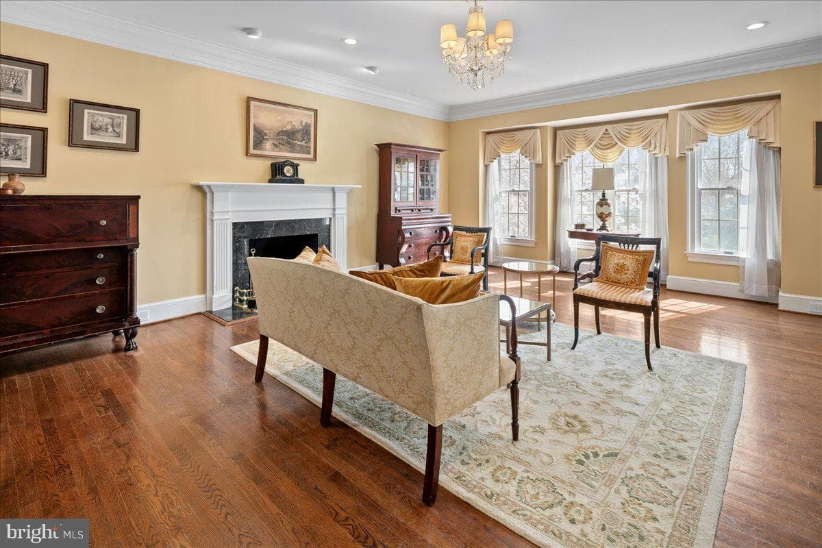 9498 Lynnhall Place photo 6
