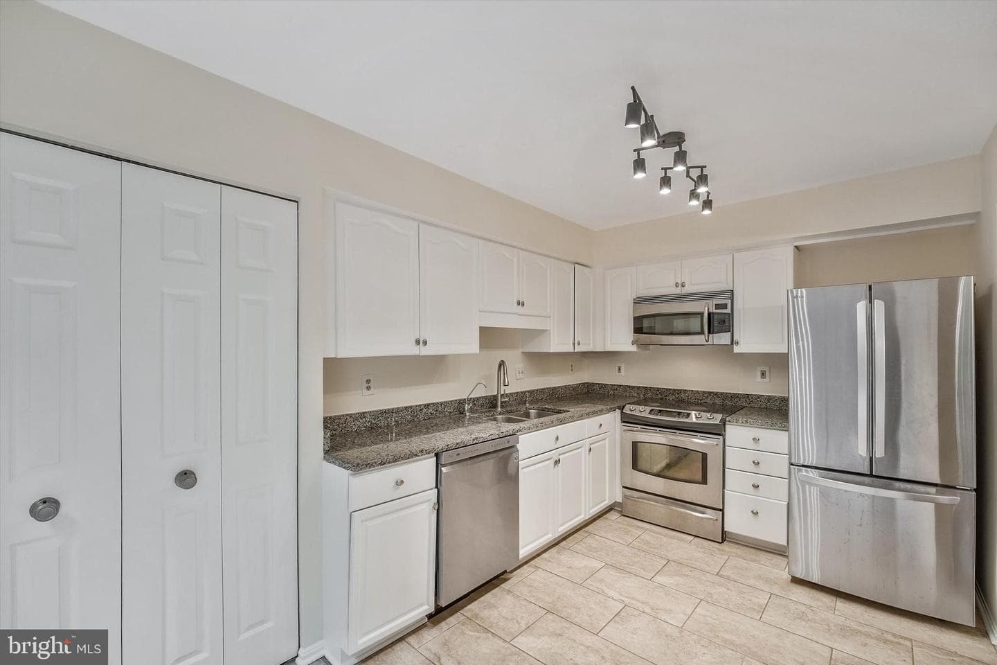 6274 Walkers Croft Way photo 16