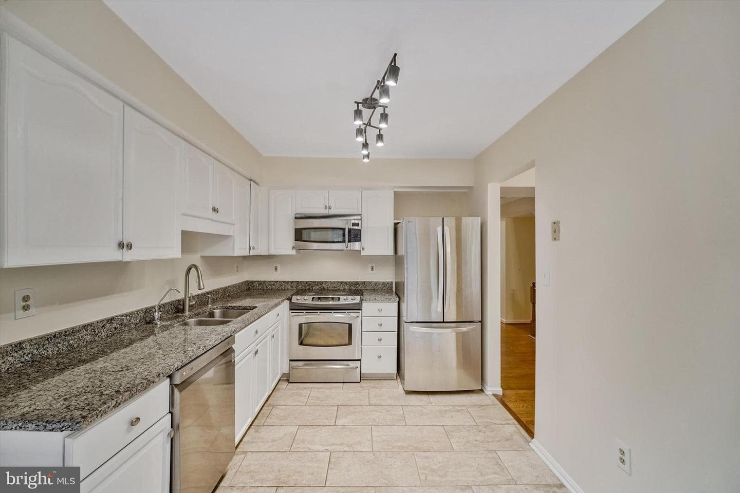 6274 Walkers Croft Way photo 17