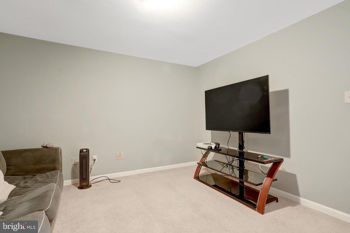 5715 Clapham Road photo 33