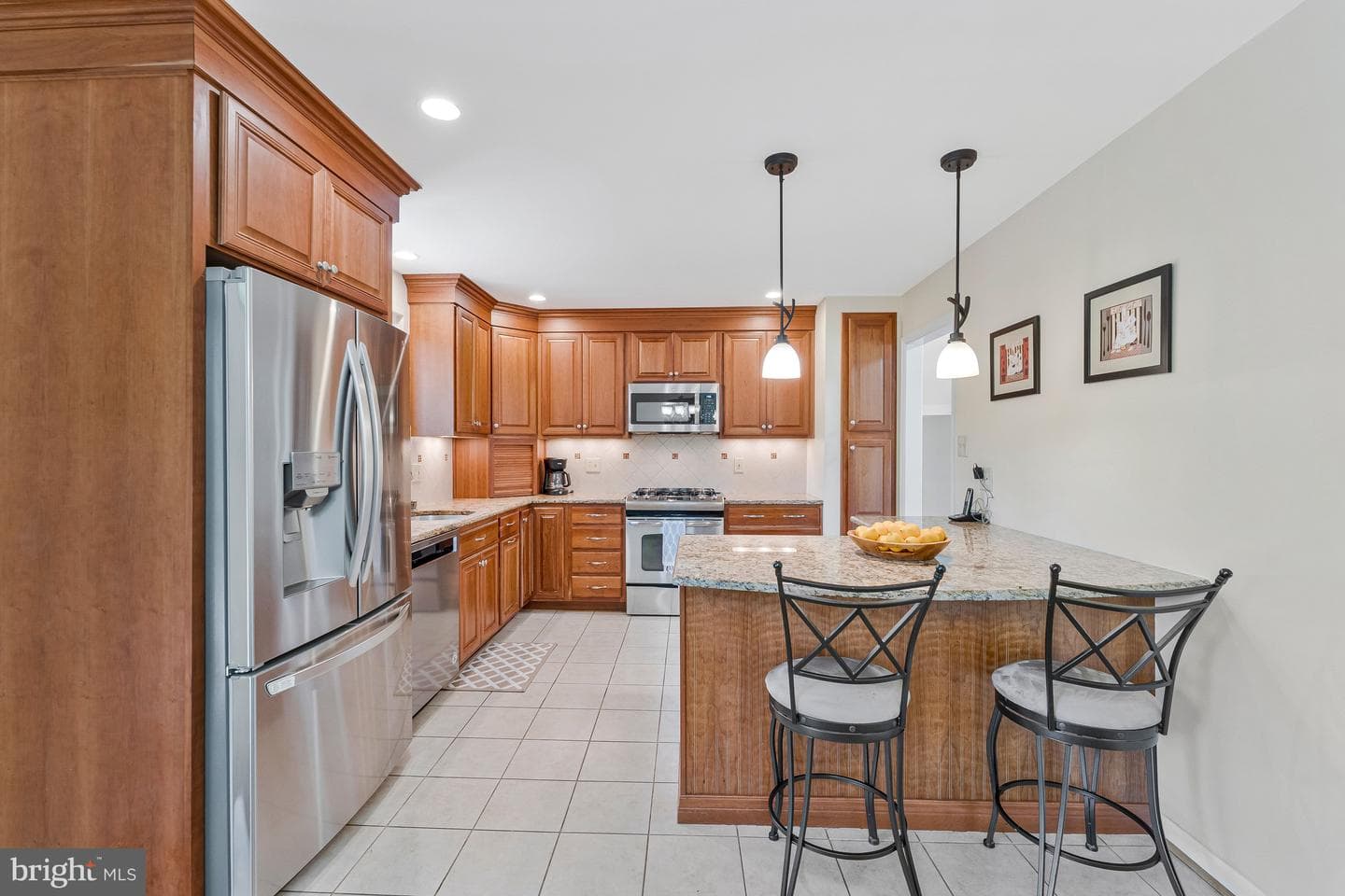 5392 Gainsborough Drive photo 15