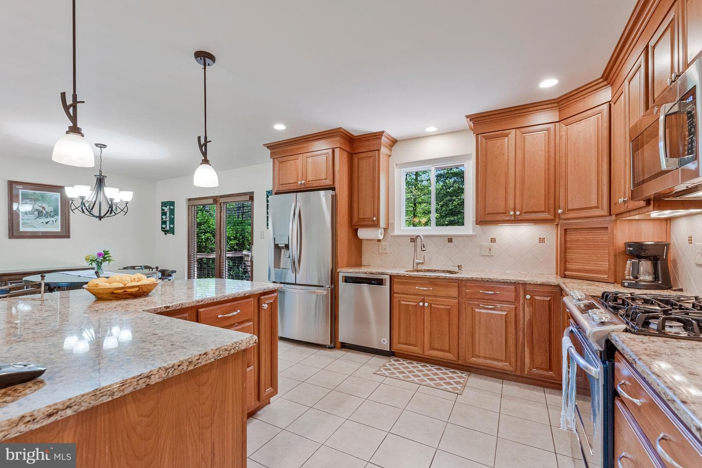 5392 Gainsborough Drive photo 17