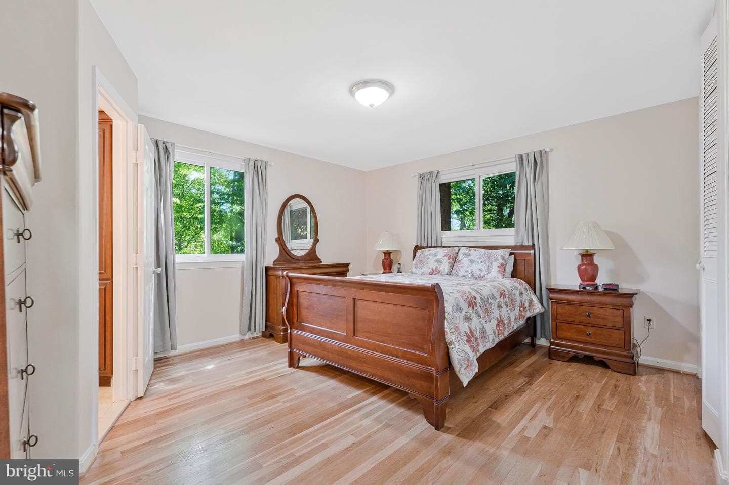 5392 Gainsborough Drive photo 28