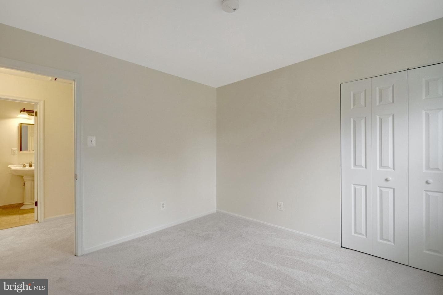 7627 Luton Place photo 38