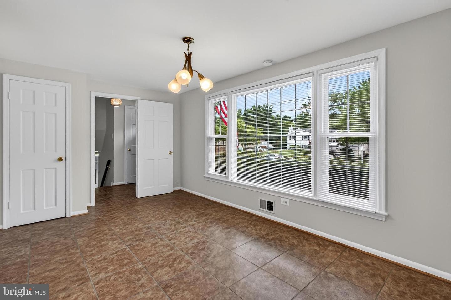 4019 Robertson Boulevard photo 11