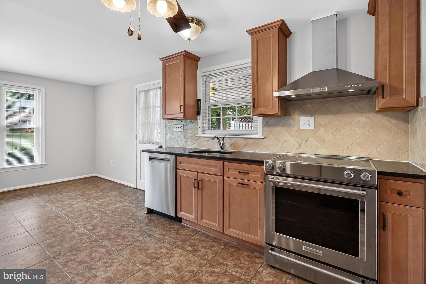 4019 Robertson Boulevard photo 7