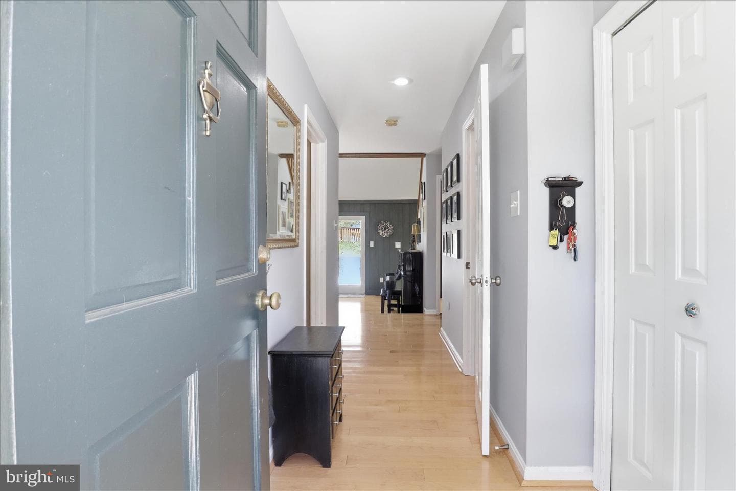 8006 Oak Hollow Lane photo 5