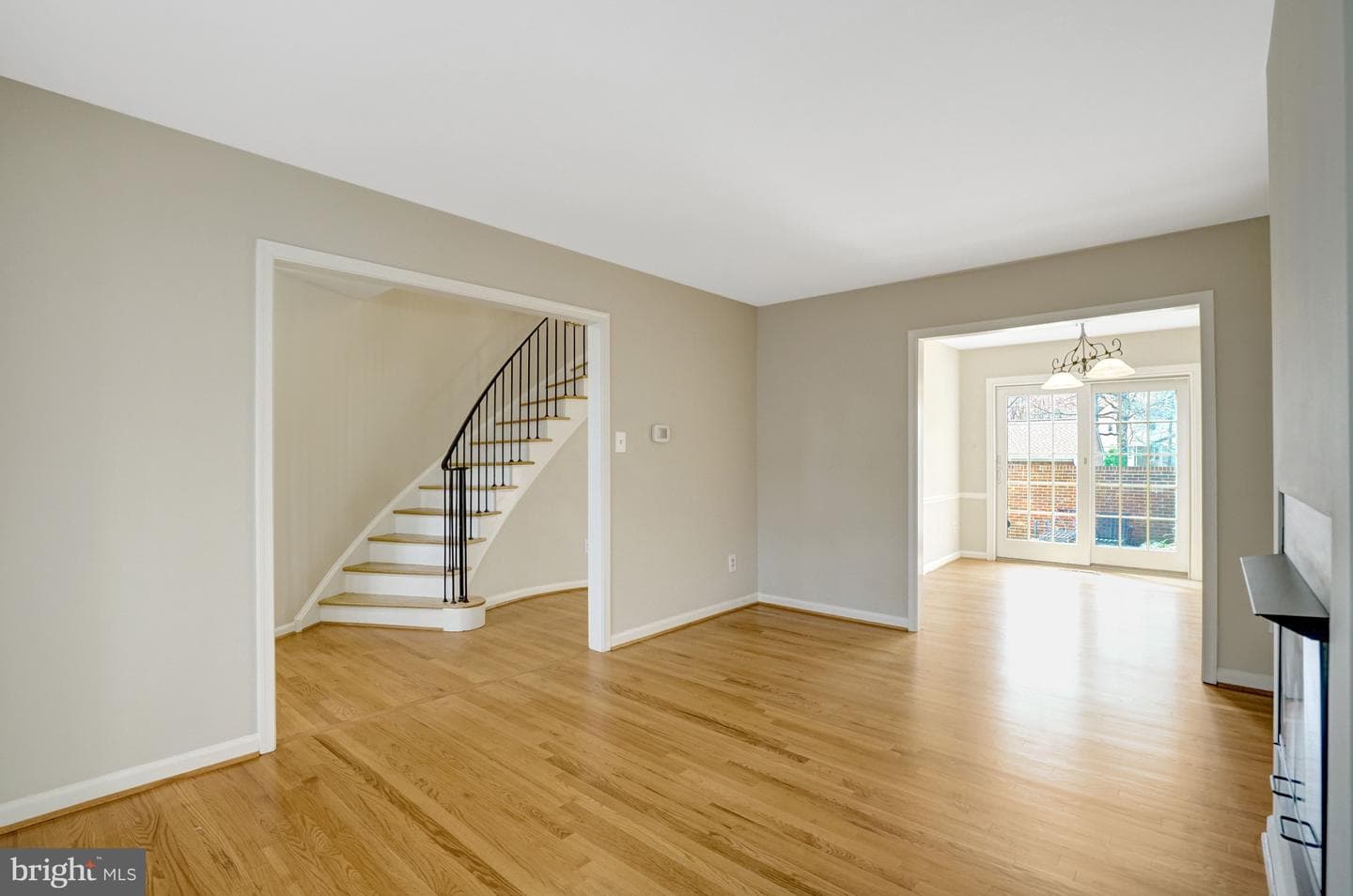 8523 Lakinhurst Lane photo 10