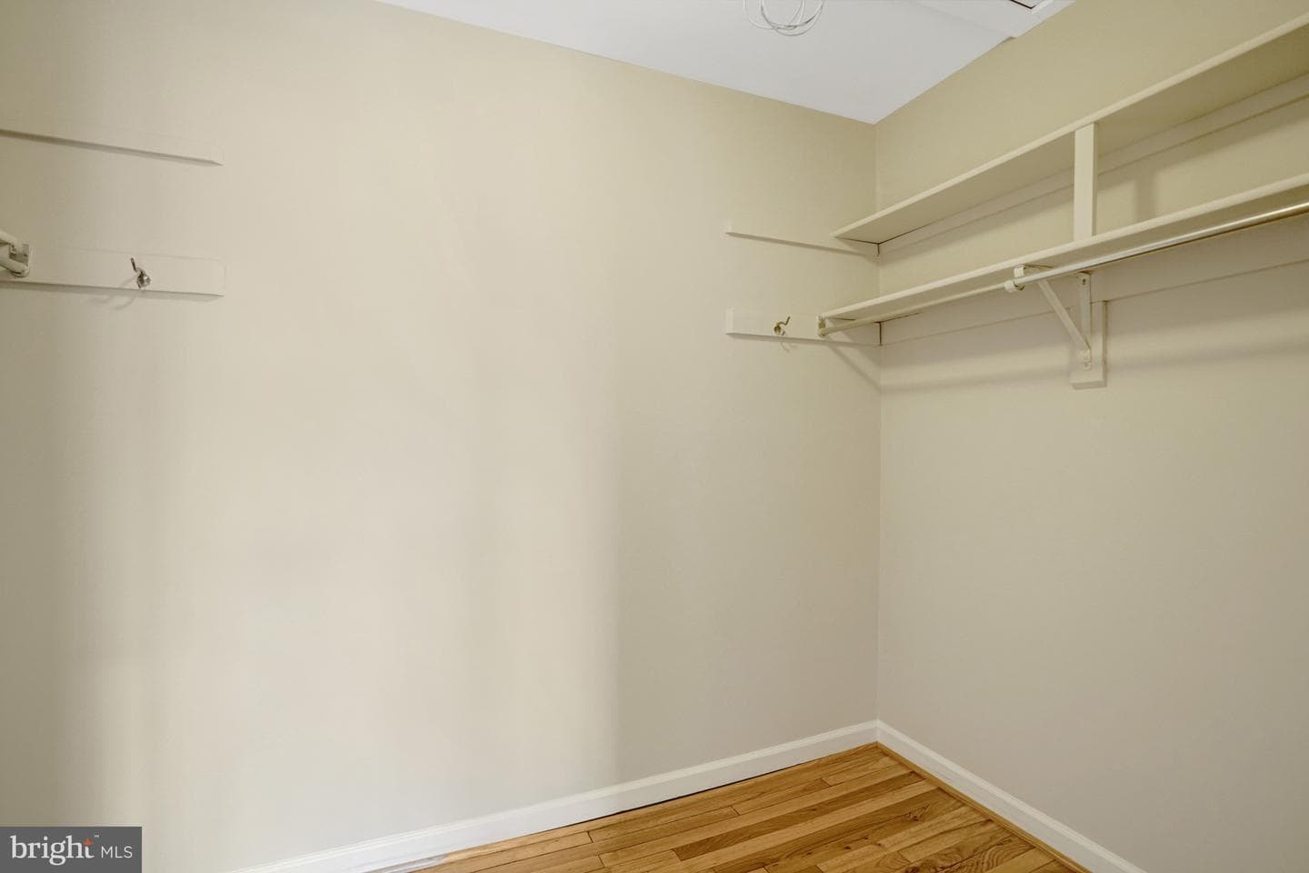 8523 Lakinhurst Lane photo 42