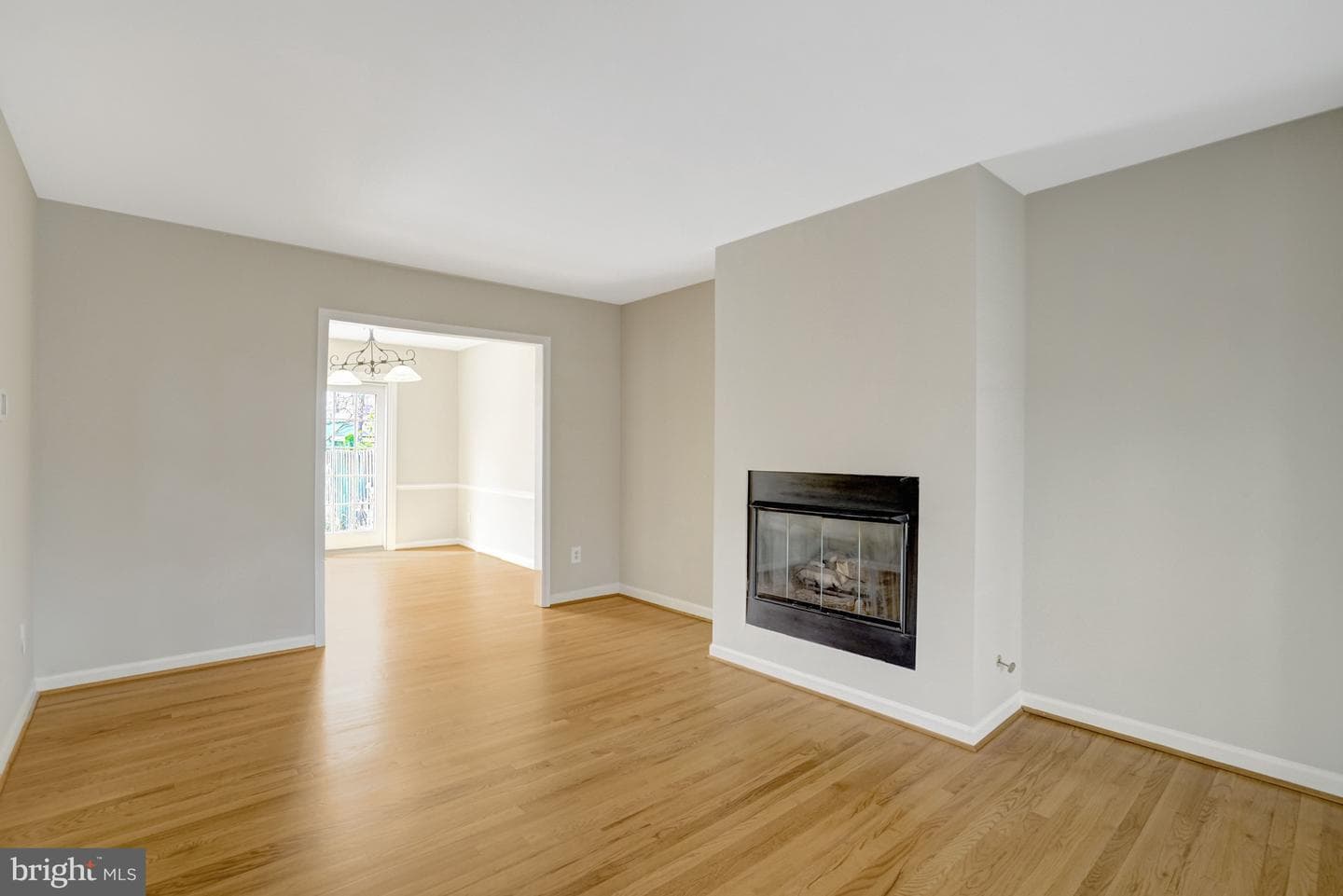 8523 Lakinhurst Lane photo 6
