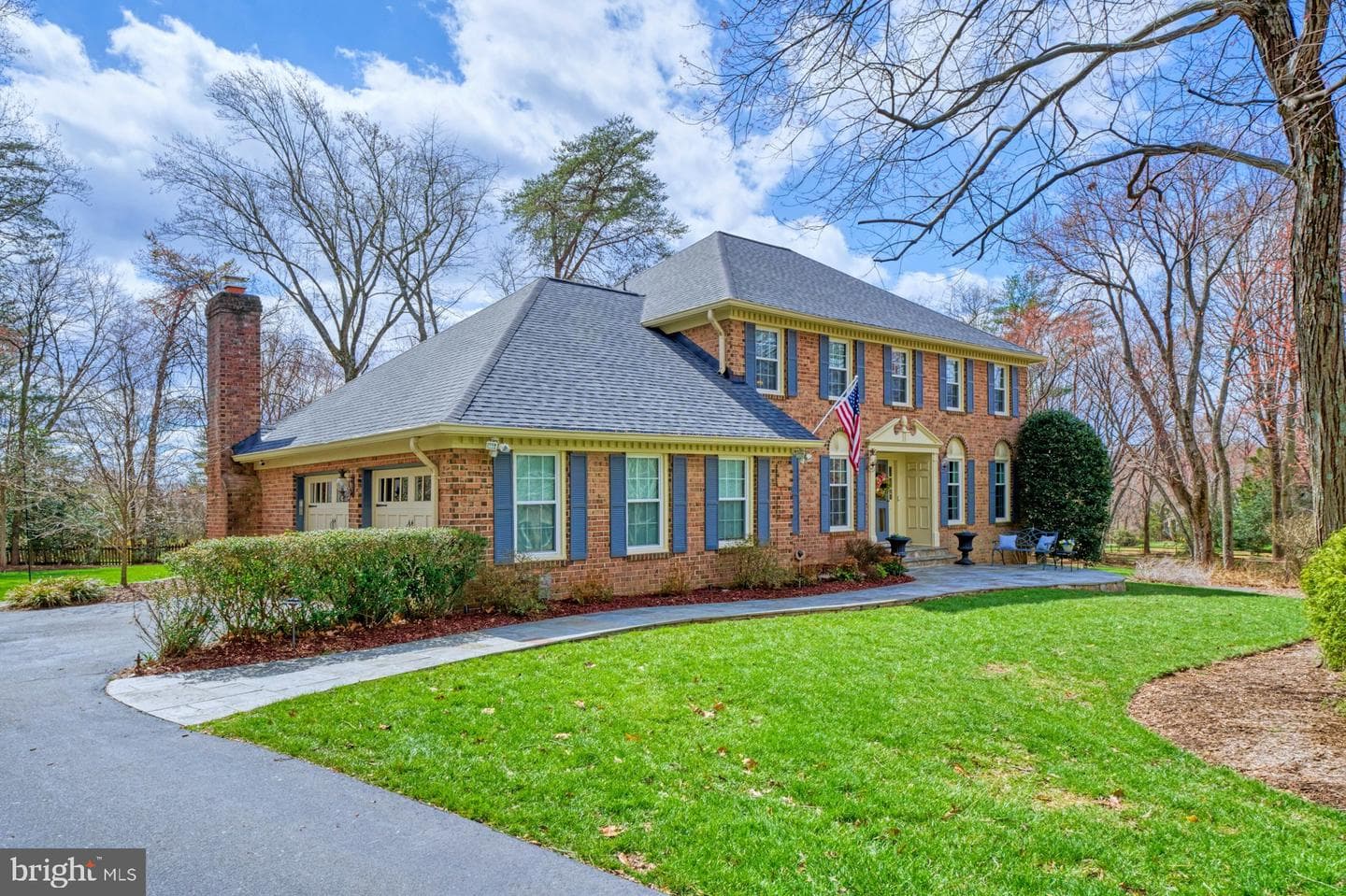 3281 Dutch Mill Court photo 2