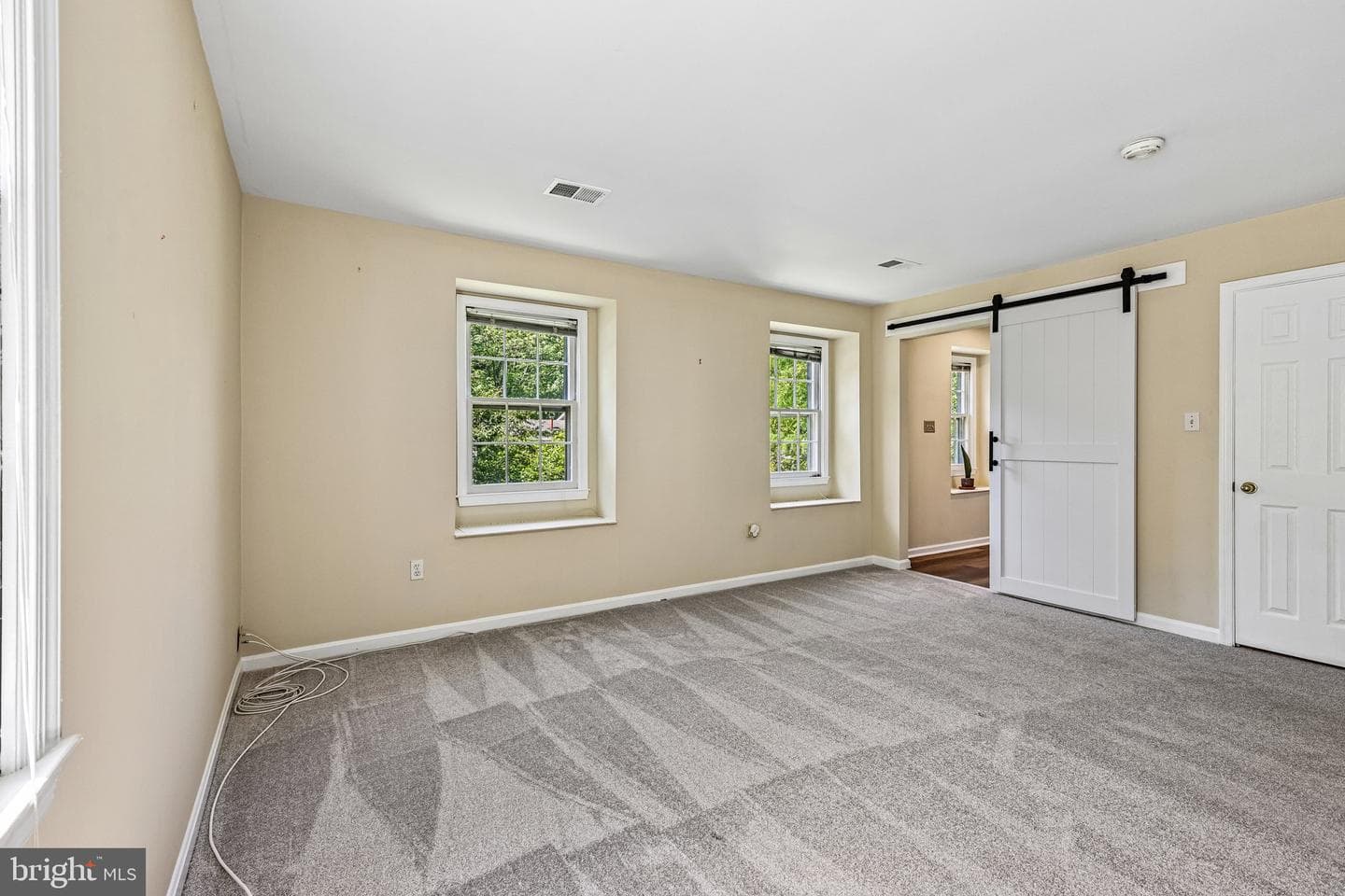 2484 Freetown Drive photo 32