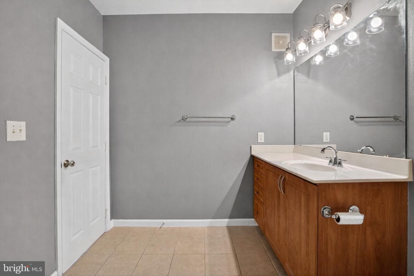 12144 Garden Grove Circle #301 photo 17