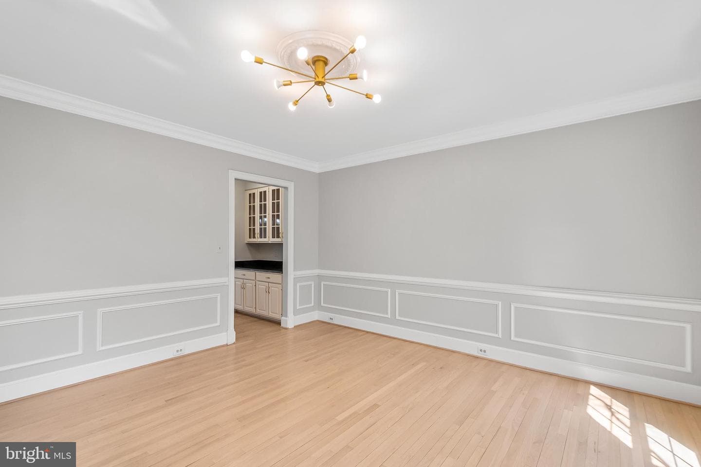 12187 Brecknock Street photo 12