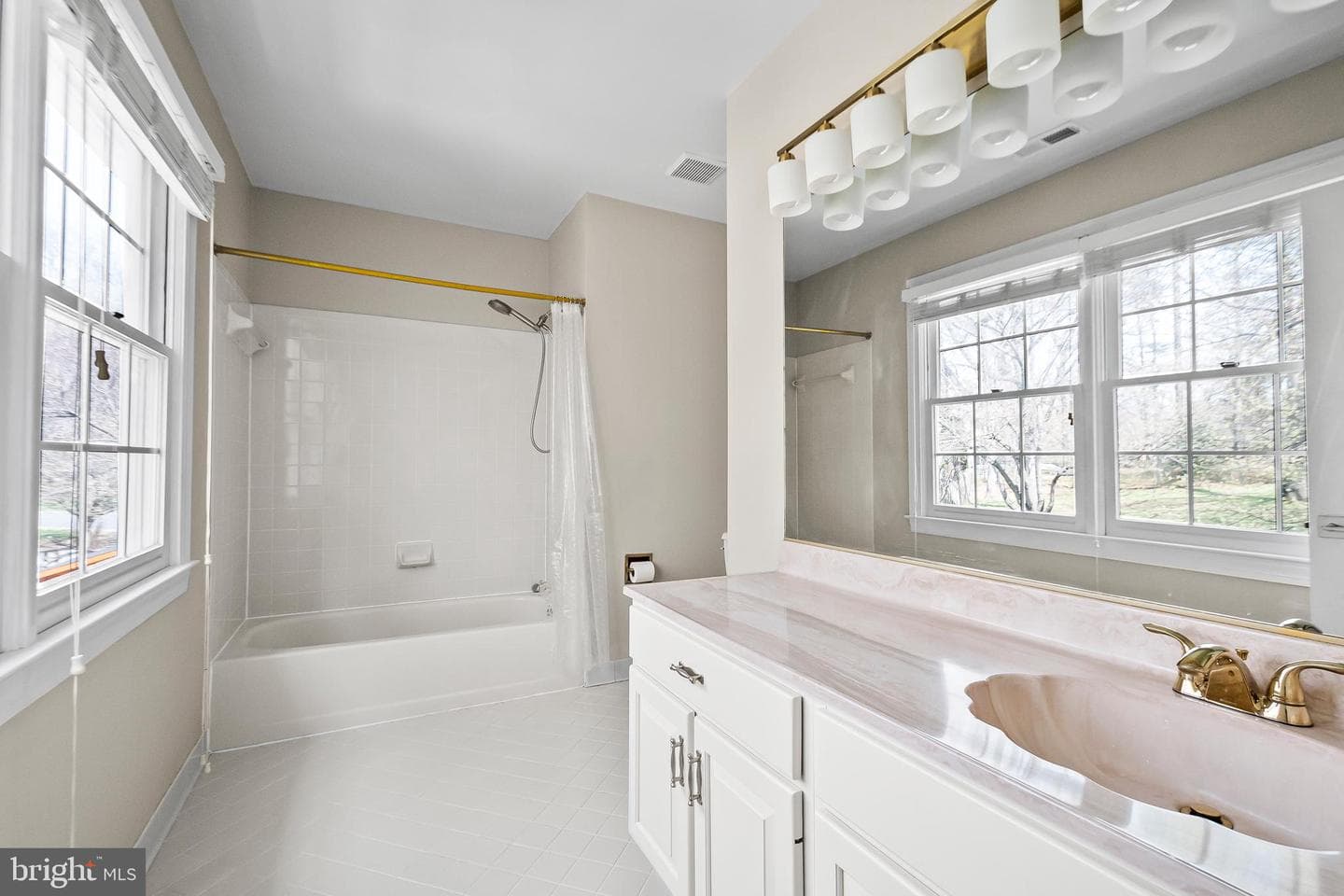 12187 Brecknock Street photo 31