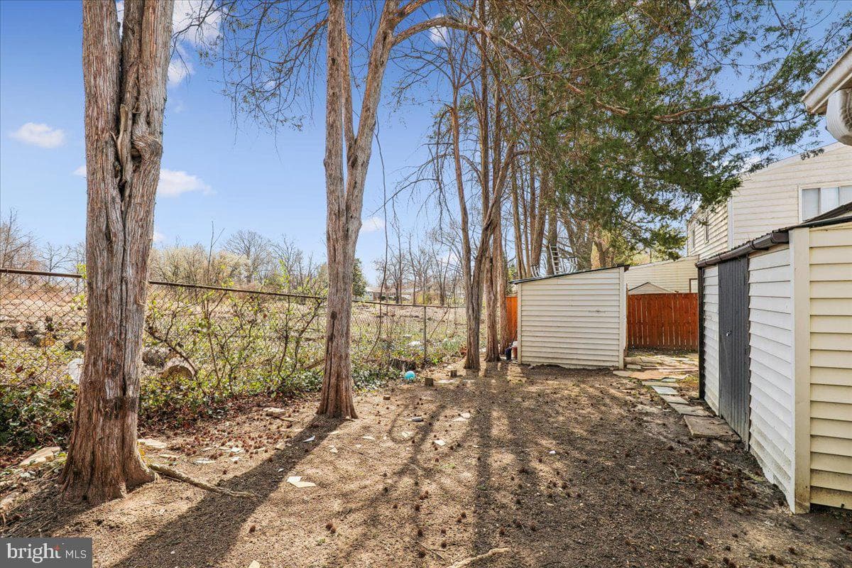 7113 Itte Lane photo 17