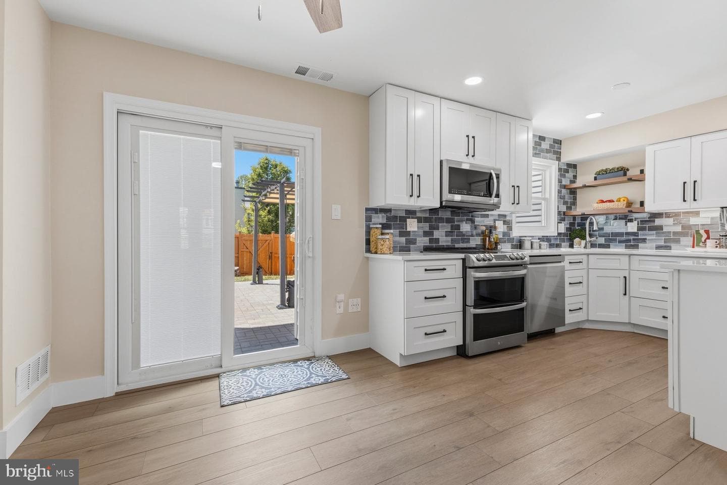 6028 Sweet Dale Court photo 11