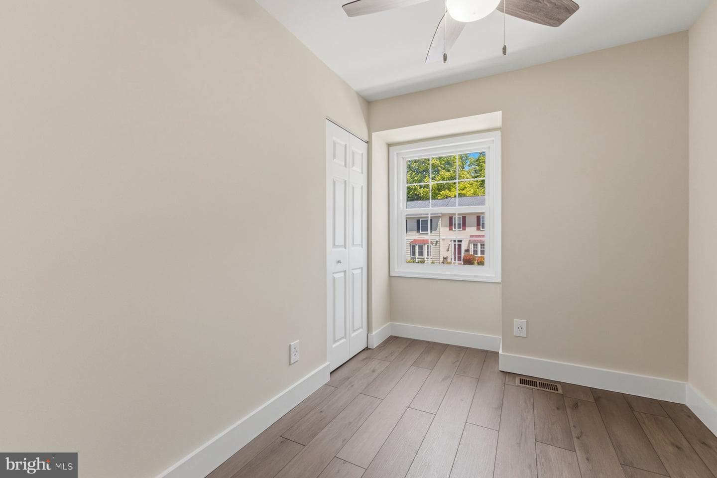6028 Sweet Dale Court photo 18