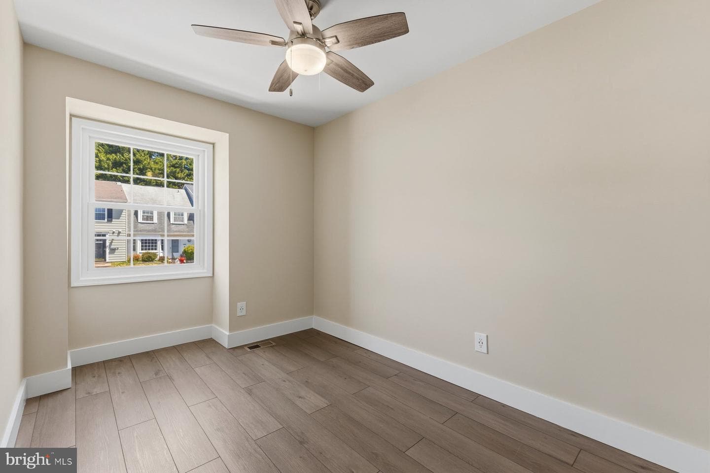 6028 Sweet Dale Court photo 19
