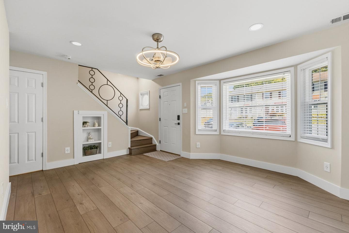 6028 Sweet Dale Court photo 4