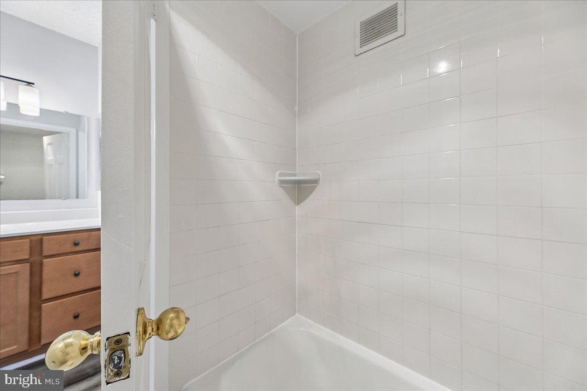 3701 S George Mason Drive #1604n photo 19