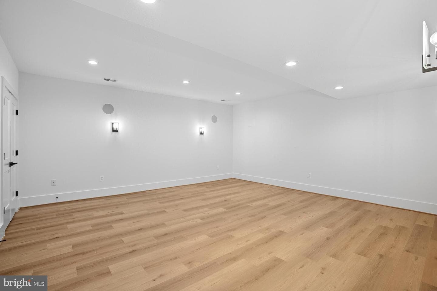 1111 Ingleside Avenue photo 57