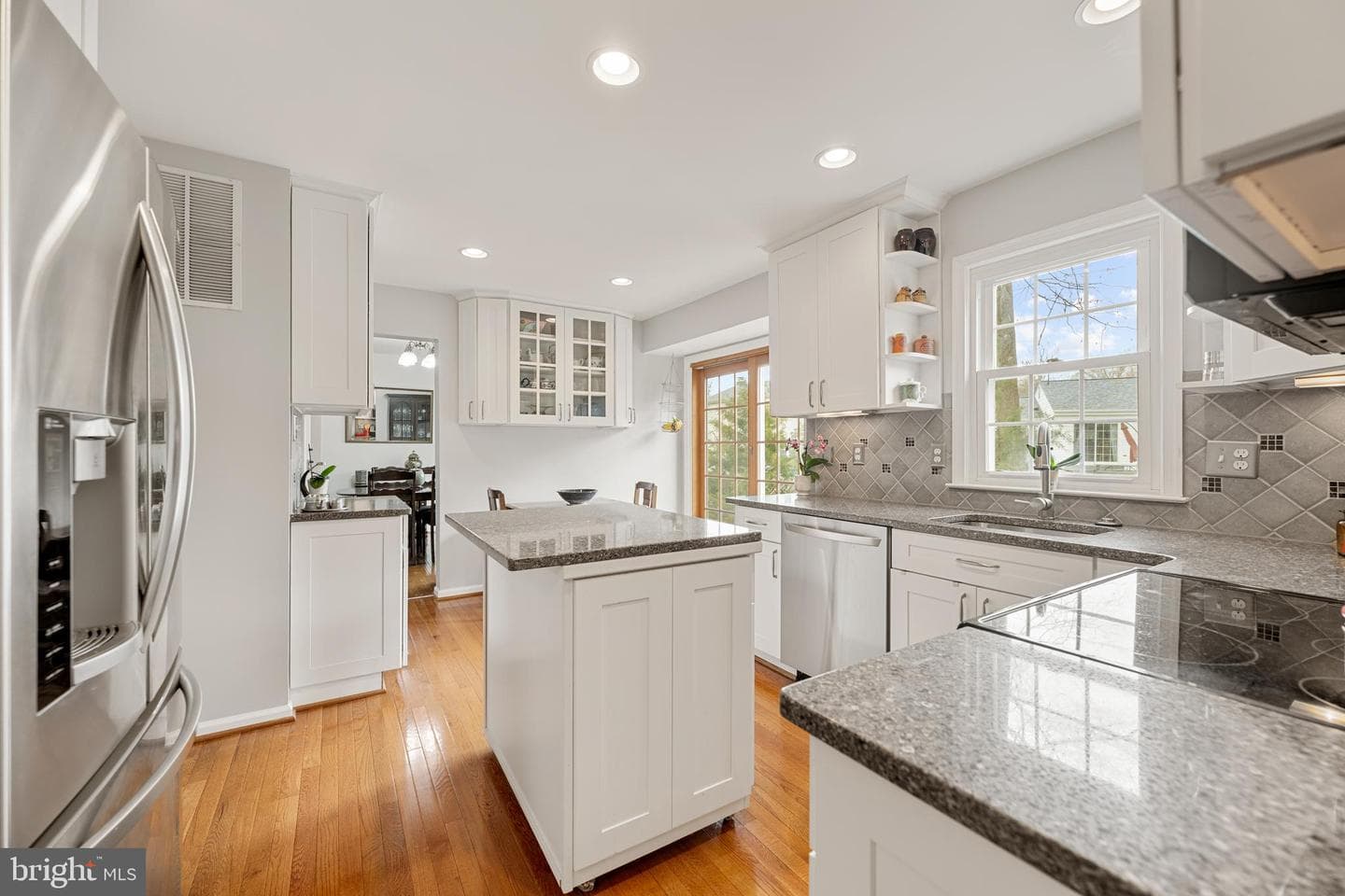 8805 Aquary Court photo 4
