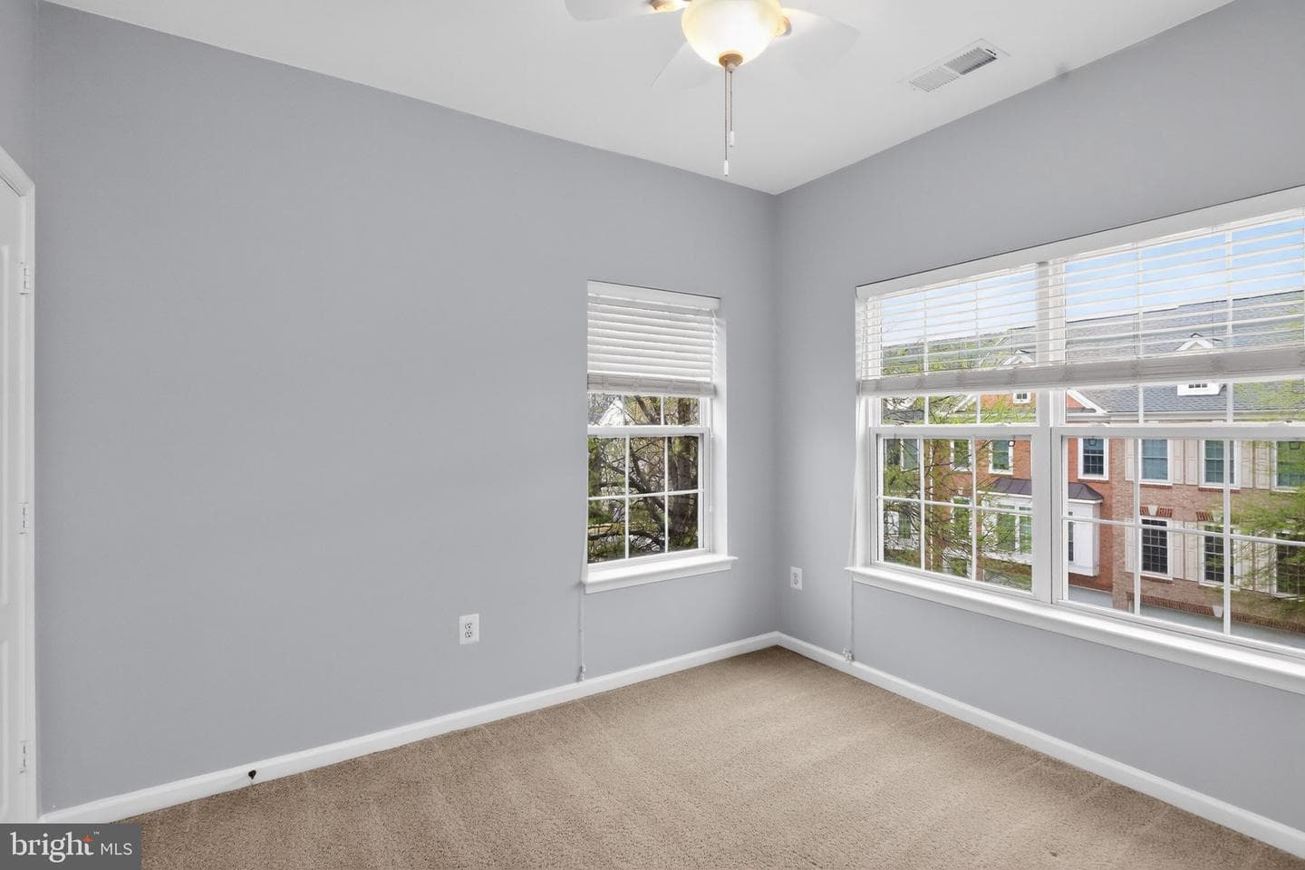 4633 Carisbrooke Lane photo 19